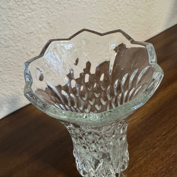 Decorative Crystal Vase Clear Glass Flower Vase 7 1/2 inch Cut Pattern Design - Picture 4 of 5